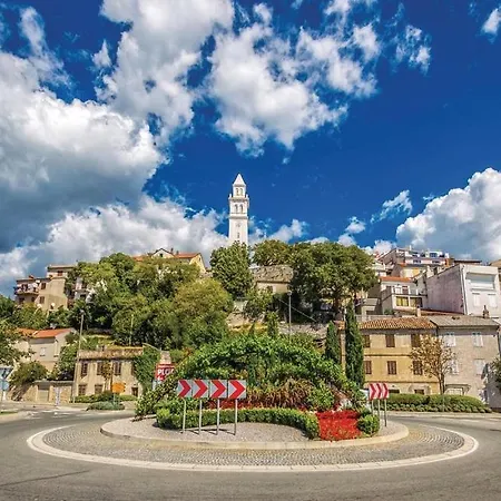 Apartment Centar A. Mazuranica 1 *